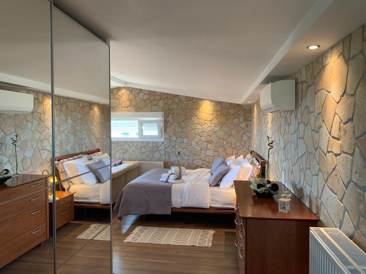 Doormat# Wait 'N Sea, Jacuzzi, Luxury Stone House Apartment Епаноми Екстериор снимка
