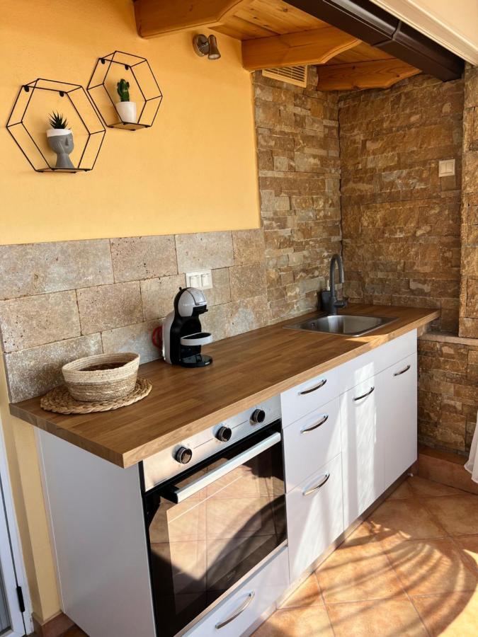 Doormat# Wait 'N Sea, Jacuzzi, Luxury Stone House Apartment Епаноми Екстериор снимка